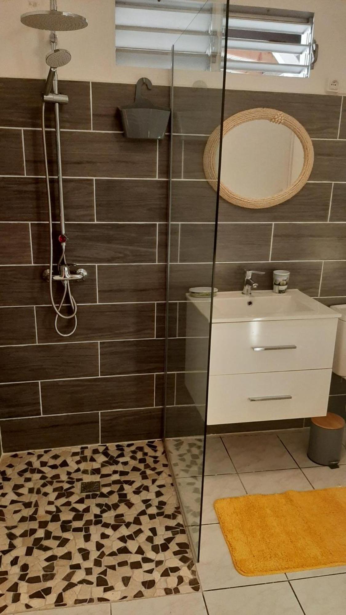 Logement Entier Au Soleil Couchant Deshaies Buitenkant foto