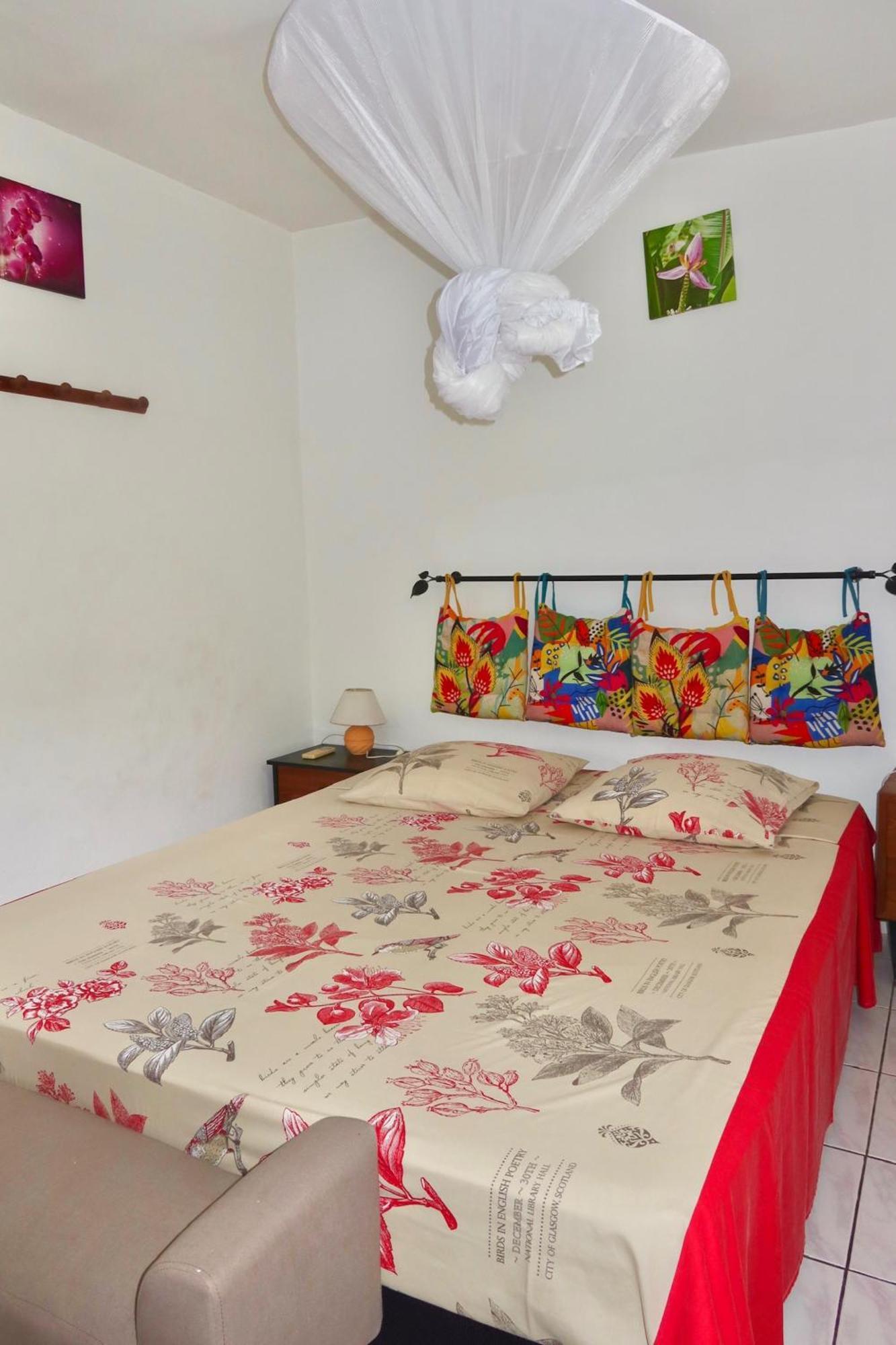 Logement Entier Au Soleil Couchant Deshaies Buitenkant foto